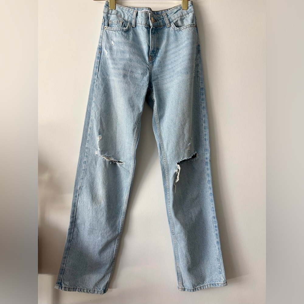 Zara Mid-Rise Straight Leg Distressed Jeans - Light Blue Color - Size 0